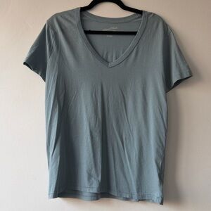 Universal Thread Women's V-Neck Tee in Dusty Blue